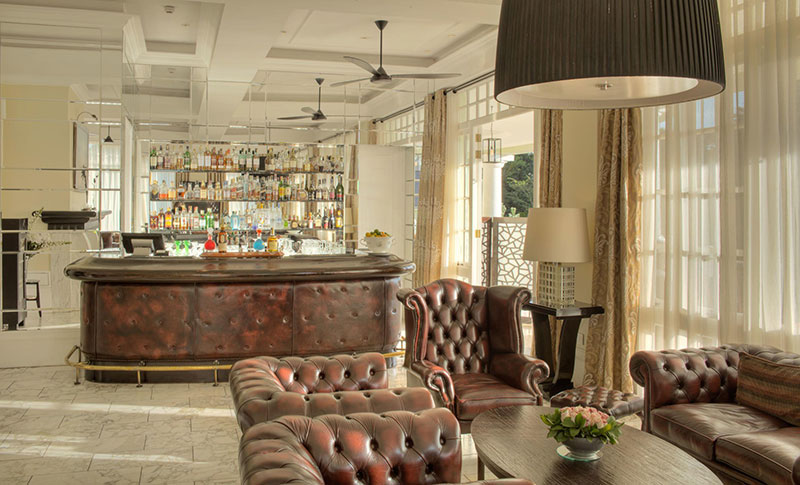 hemingways-nairobi-bar